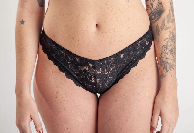 KIT080 - KIT CALCINHA ASA DELTA EM RENDA COM FUNDO DE ALGODAO – KIT COM 2 PECAS