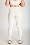 Legging fitness feminina off white em Nagoya vista costas